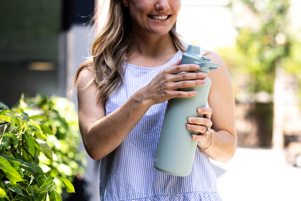 Simple Modern 48 fl oz Reusable Tritan Summit Water Bottle with Silicone Straw Lid|Seaglass Sage C402W