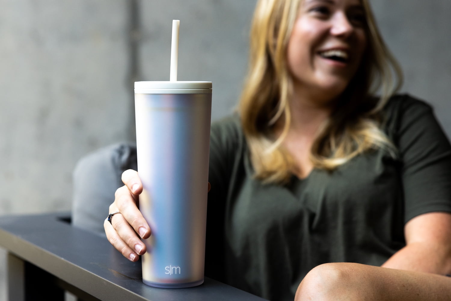 Simple Modern 24 fl oz Double Wall Plastic Classic Tumbler with Straw|Opalescent C393Y