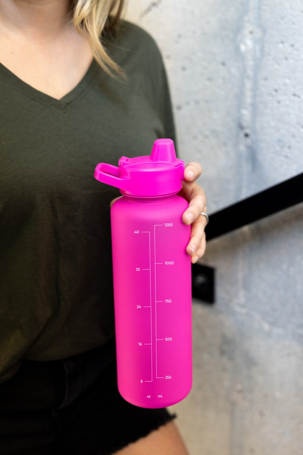 Simple Modern 48 fl oz Reusable Tritan Summit Water Bottle with Silicone Straw Lid|Raspberry Vibes C412C