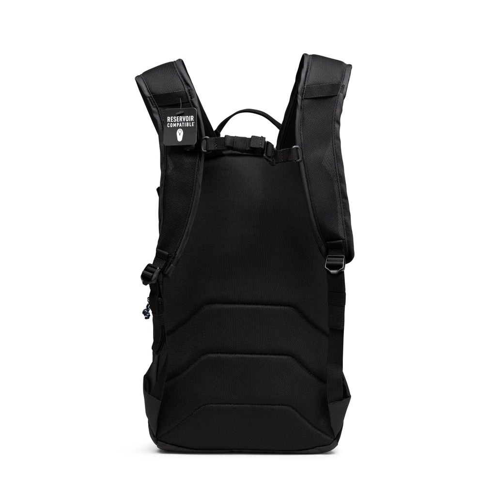 CamelBak Arête™ 14 Hydration Pack 50oz, Black C240T