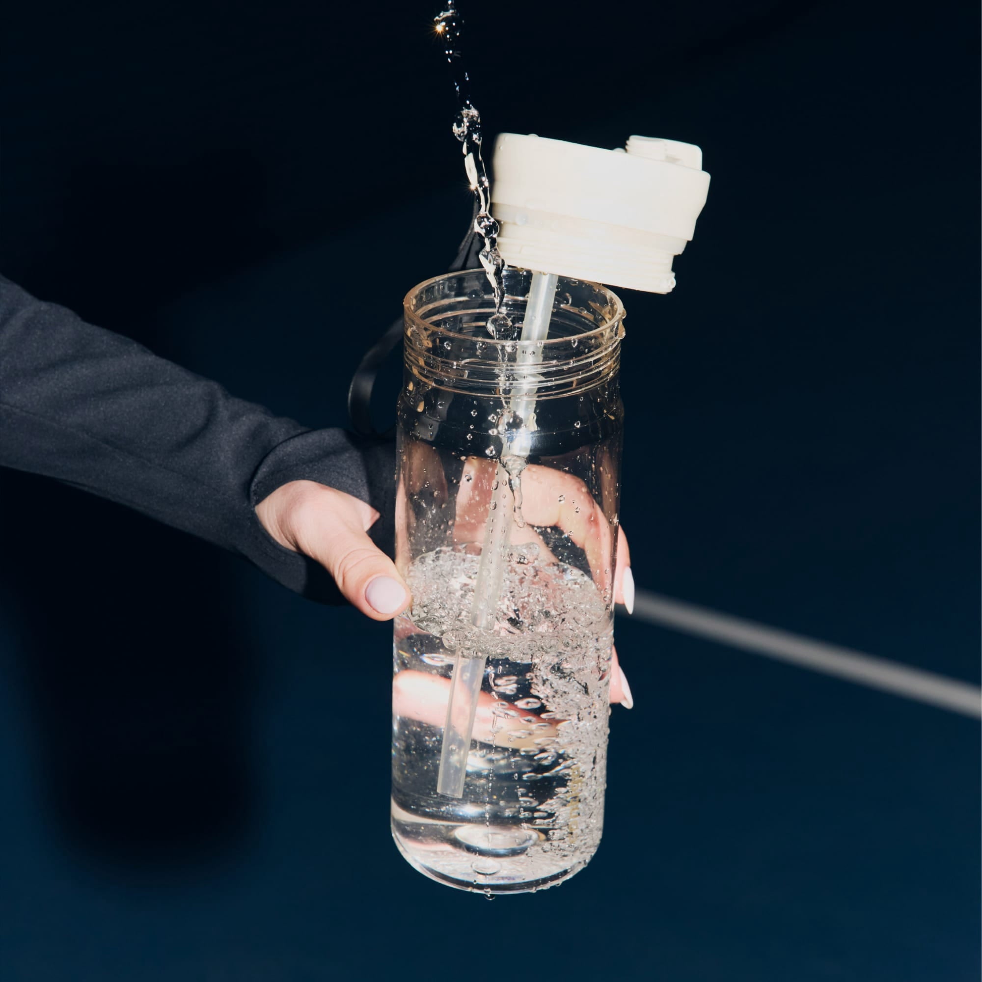 Contigo DualSip Leakproof Plastic Reusable Water Bottle with Carrying Strap, Black/Clear, 24 oz C047G