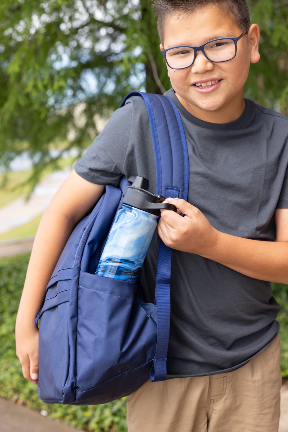 Simple Modern 18 fl oz Insulated Stainless Steel Summit Water Bottle with Covered Silicone Straw Lid | Sweet Taffy C395T
