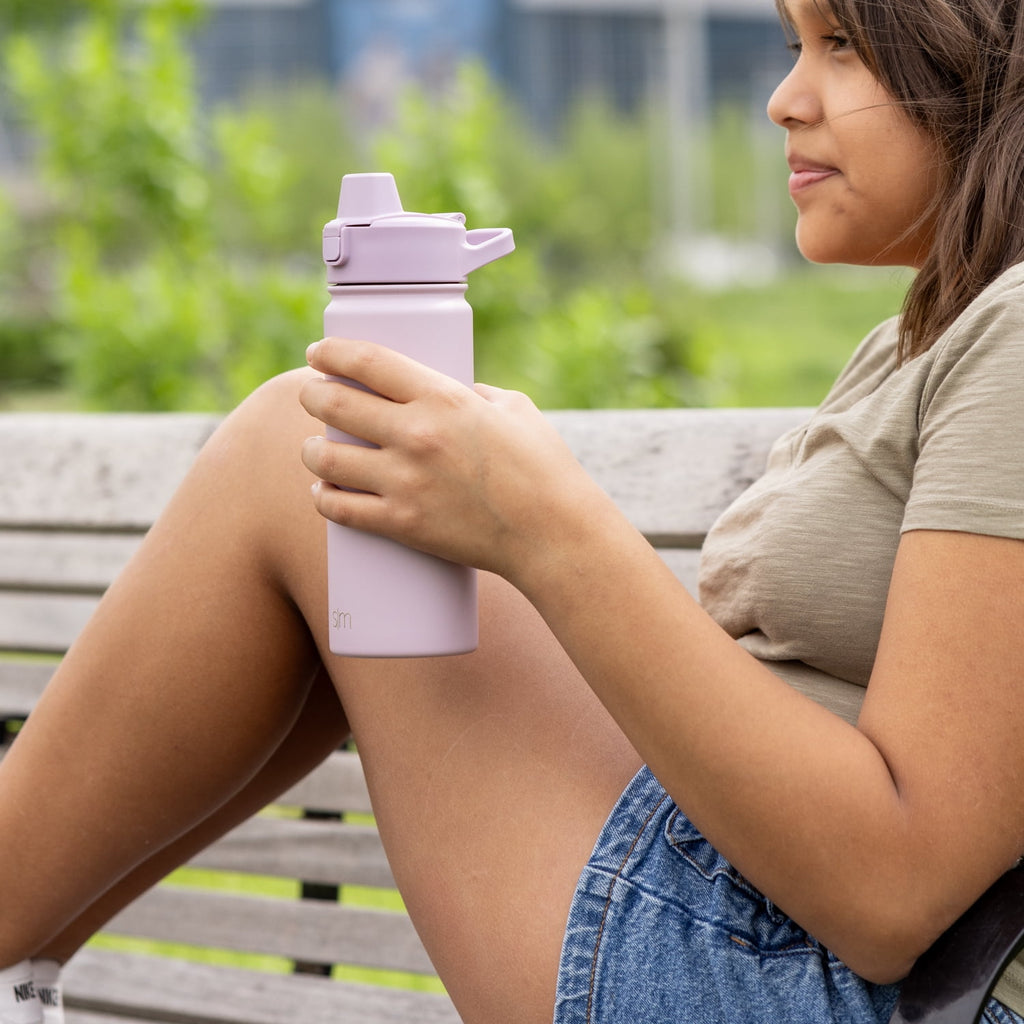 Simple Modern 18 fl oz Insulated Stainless Steel Summit Water Bottle with Covered Silicone Straw Lid | Sweet Taffy C395T