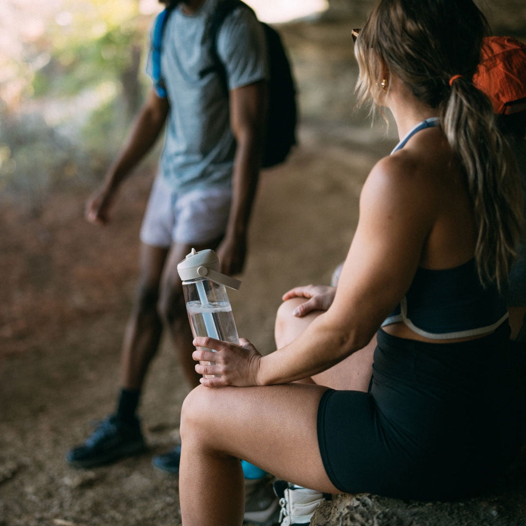 Camelbak Thrive Chug Water Bottle 32oz, Charcoal C233P